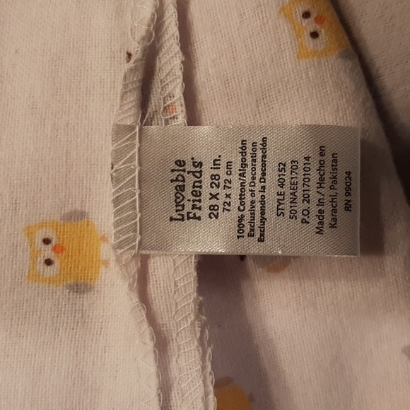 **2 for $10.00** 2 Receiving Blankets - lovable Friends - Picture 2 of 2